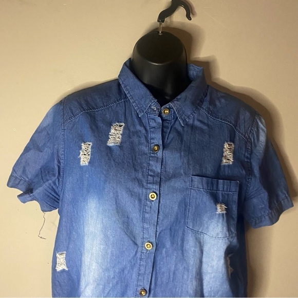 SHUN Bo Denim ripped patches button down collared crop top short sleeve blouse - Picture 3 of 7